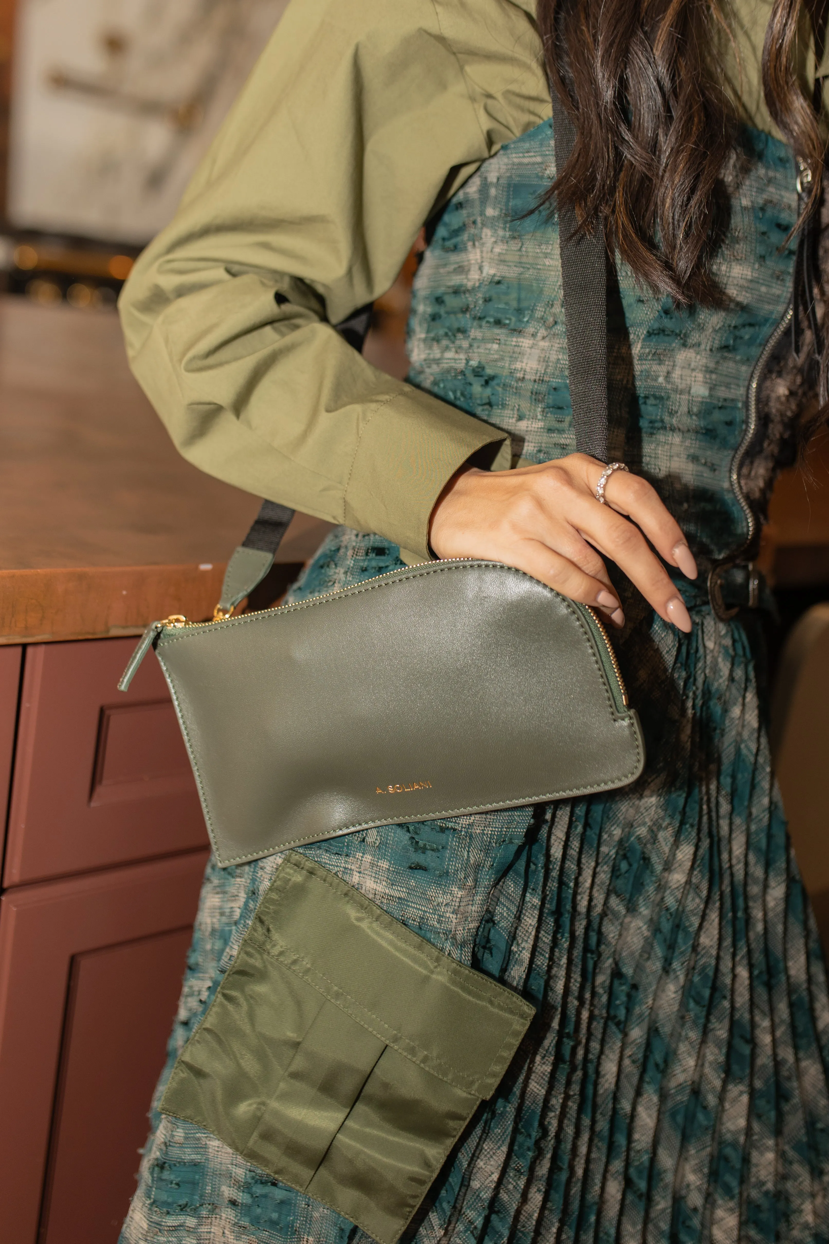 Crossover Bag - Olive Nappa