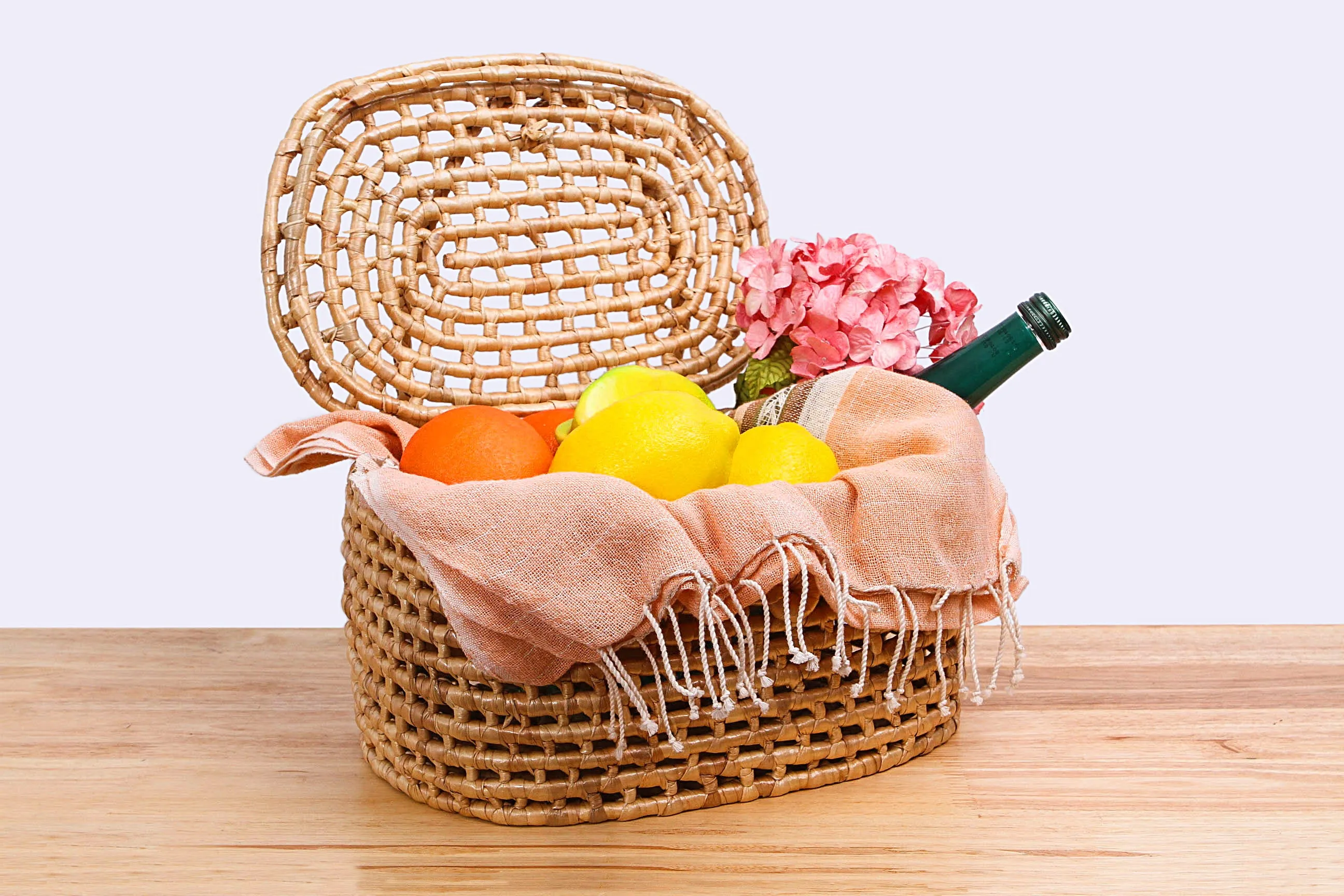 Natural straw wicker basket with lid (short)