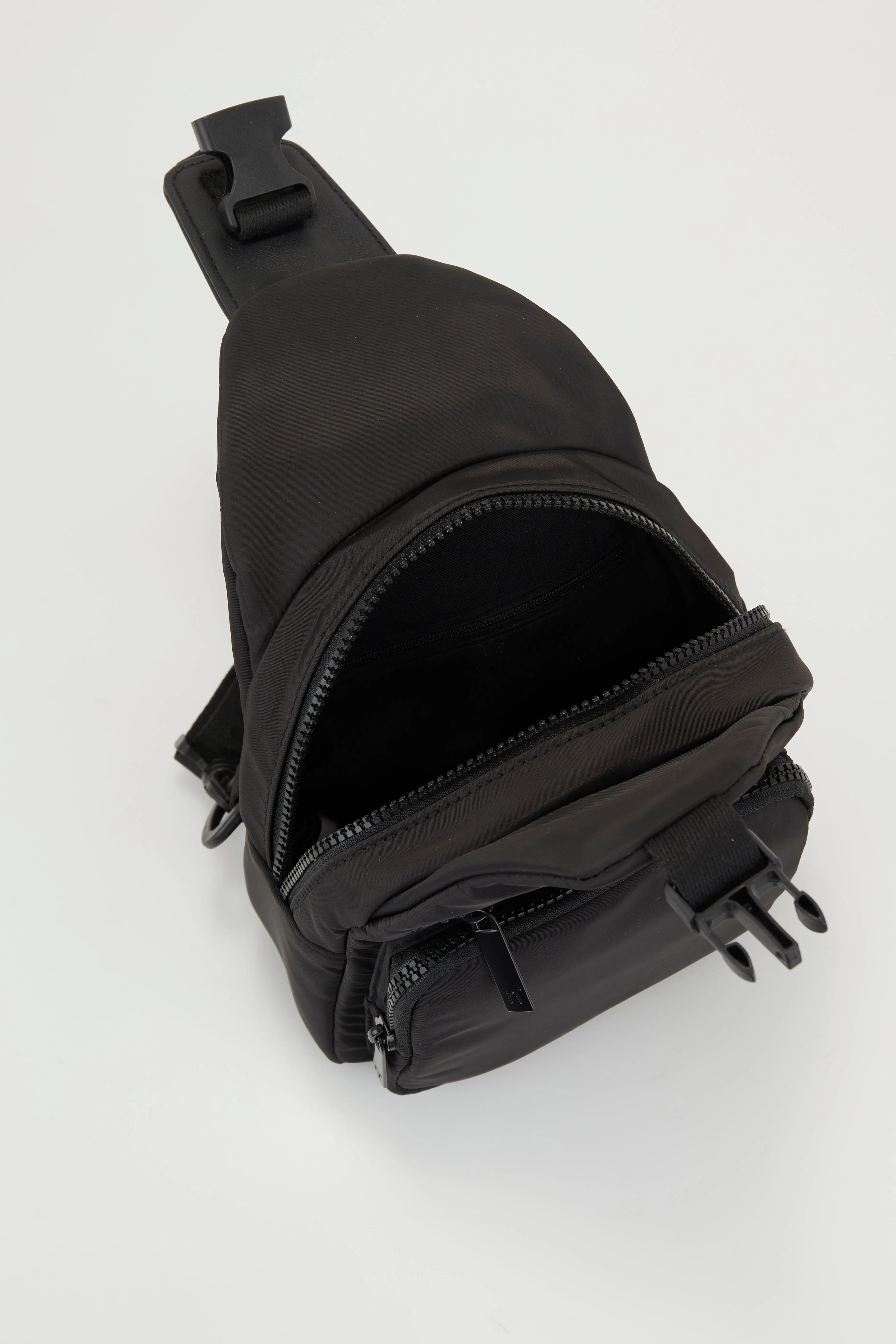 Seeker Sling Bag